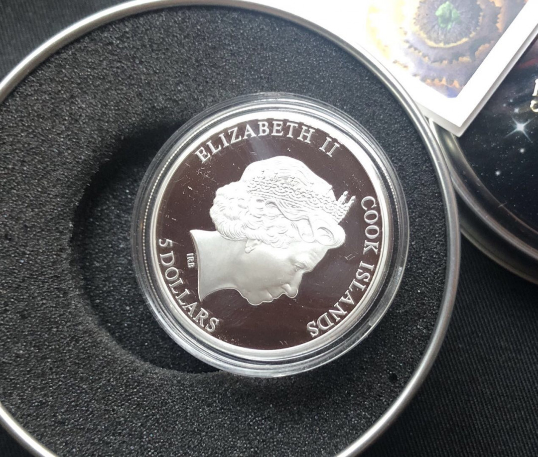 【随心拍&GetCoins】现代金银币拍卖第三十七期 库克2014年5元，【获奖提名】1盎司陨石系列(10)-镶嵌(捷克)莫达维亚陨石实体、凹弧面浮雕陨石坑、彩色精制银币—暨陨石系列10周年纪念精制银币