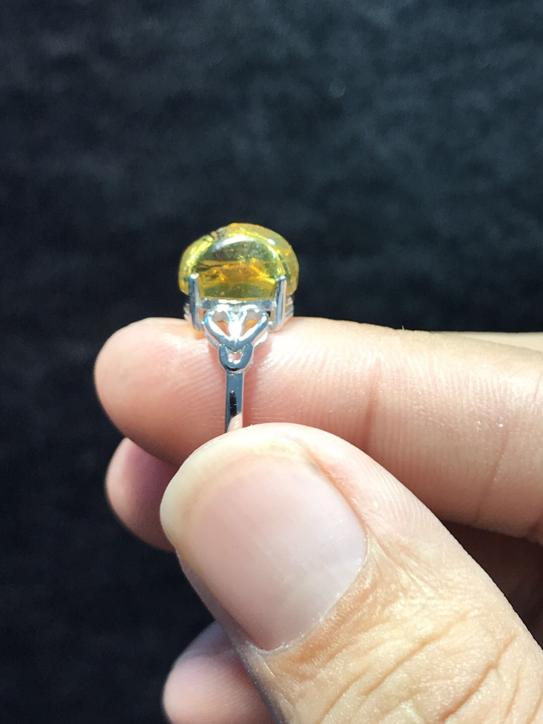 多米尼加琥珀专场 多米尼加精品虫珀戒指（女款）