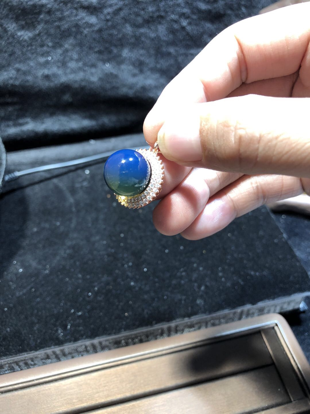 多米尼加琥珀、缅甸天然琥珀拼拍专场 多米尼加天然蓝珀吊坠