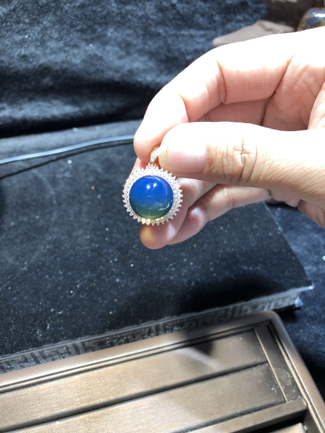 多米尼加琥珀、缅甸天然琥珀拼拍专场 多米尼加天然蓝珀吊坠