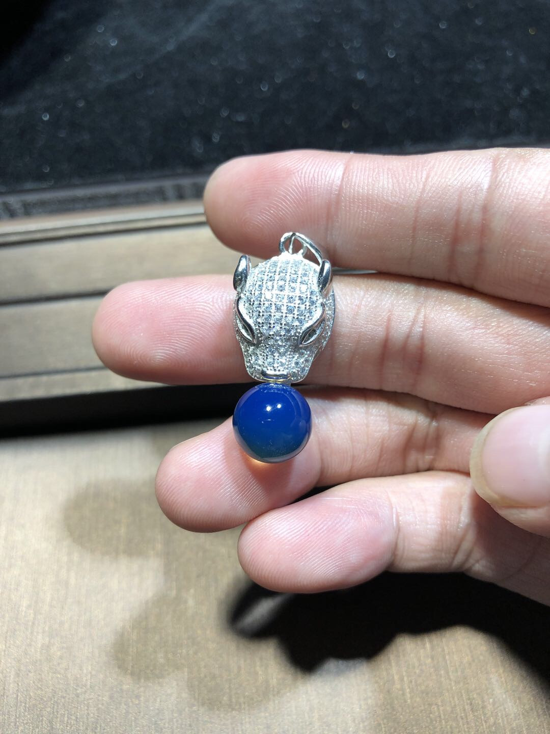 多米尼加琥珀、缅甸天然琥珀拼拍专场 多米尼加天然蓝珀吊坠（豹子头）