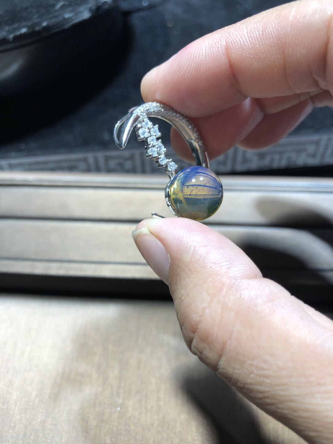 多米尼加琥珀、缅甸天然琥珀拼拍专场 多米尼加蓝珀吊坠