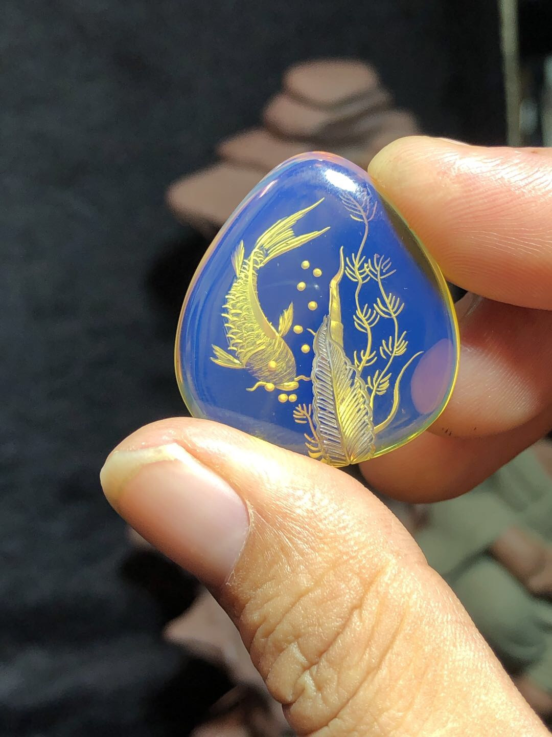 缅甸精品琥珀专场 缅甸天然高白蓝琥珀吊坠（年年有鱼）阴雕工艺