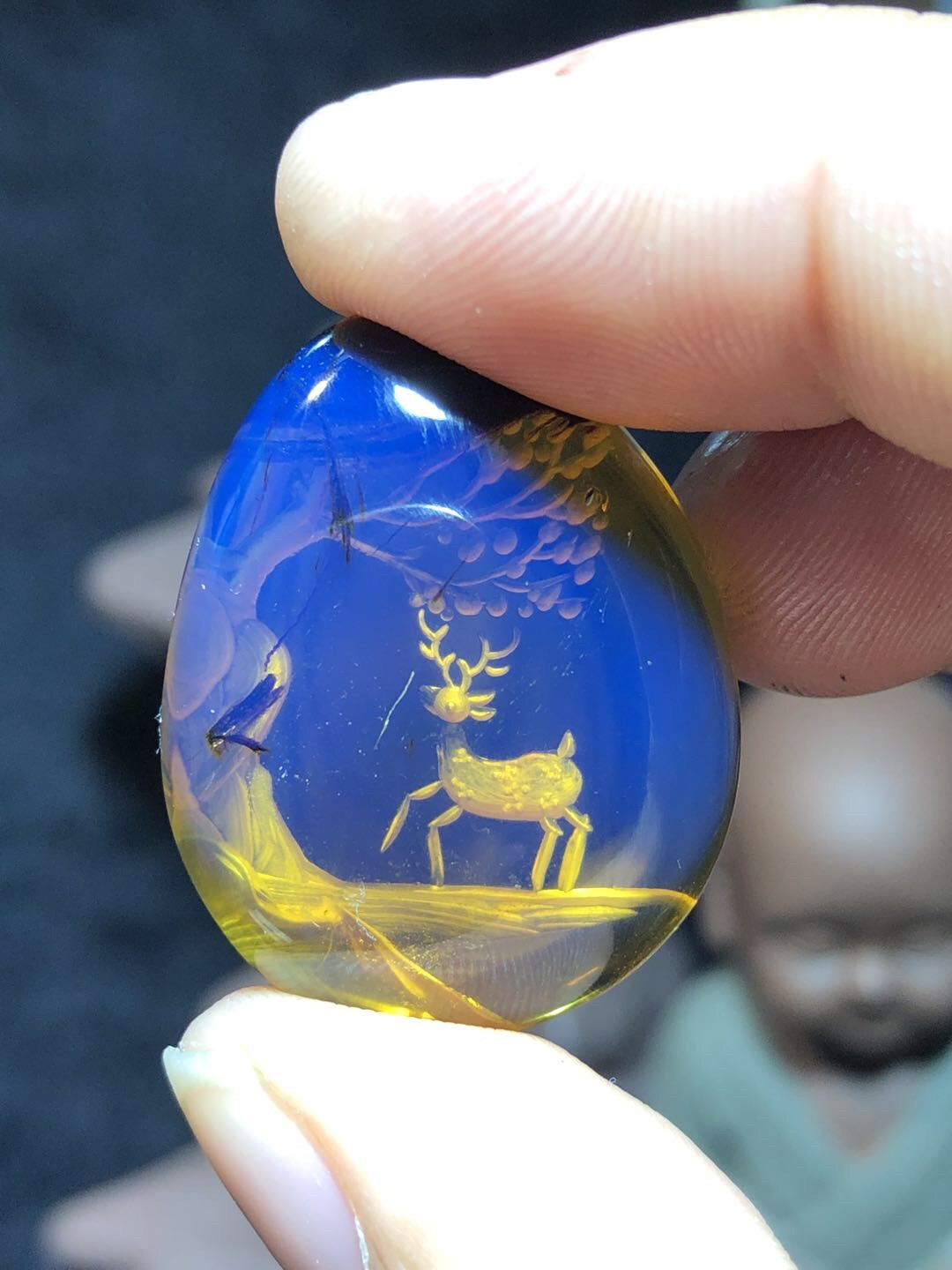 缅甸精品琥珀专场 缅甸天然高白蓝琥珀吊坠（一🦌有你）阴雕工艺