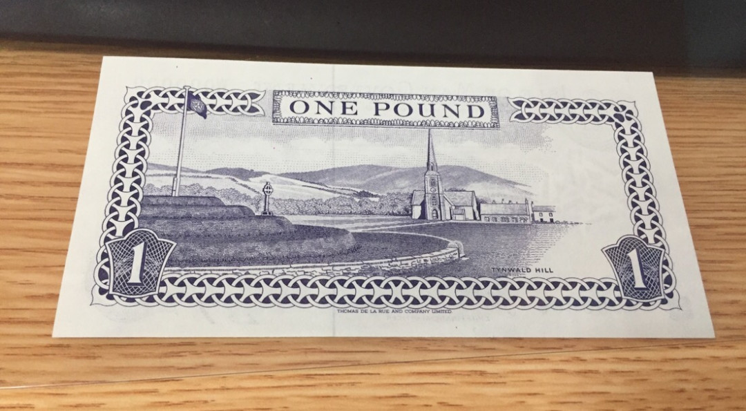 【收藏联盟】第108期拍卖——百年孤独  【极小号000009】马恩岛 1991年1镑 女王纸币 全新UNC 该号码非常难碰