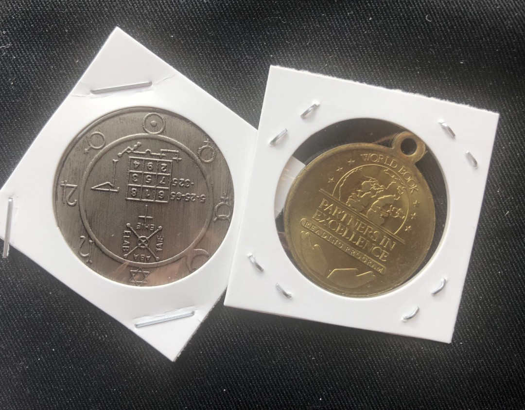 【币观天下】第九十期钱币拍卖 星座纪念章+读书纪念章2枚