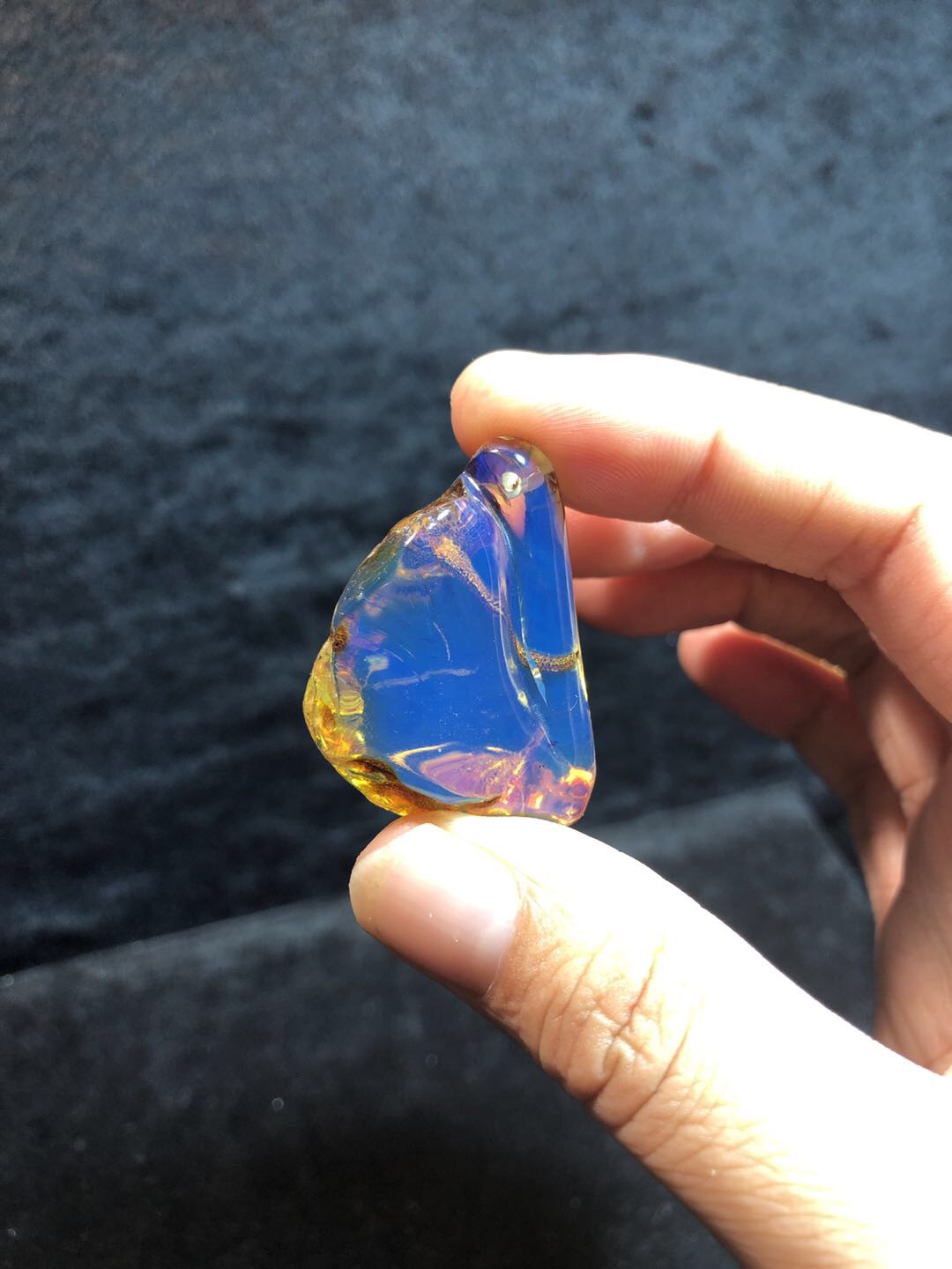 多米尼加蓝珀专场 多米尼加蓝珀植物珀随形吊坠