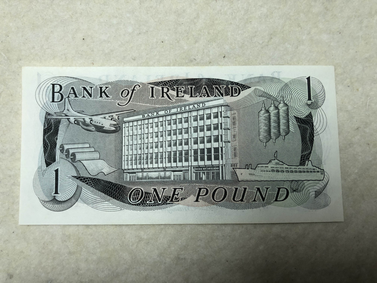 北京国际钱币博览会专场【收藏联盟】第109期拍卖——欧美环游记 【一组3张】爱尔兰、北爱尔兰 1镑纸币 UNC- 有黄斑