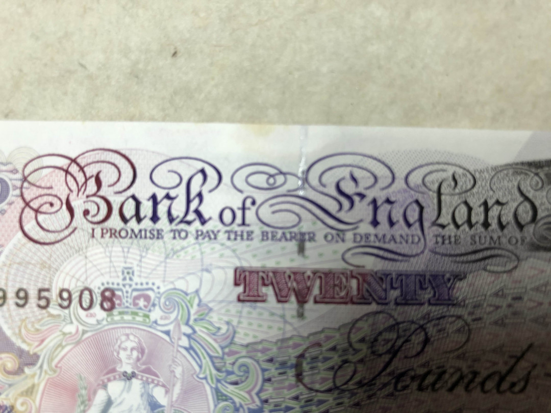 北京国际钱币博览会专场【收藏联盟】第109期拍卖——欧美环游记 【一组4张】英国E序列皇冠版5镑（UNC品相）、10镑（A01首发冠，UNC-有黄斑）、20镑（UNC-有黄斑）以及E序列10镑（UNC品相） 