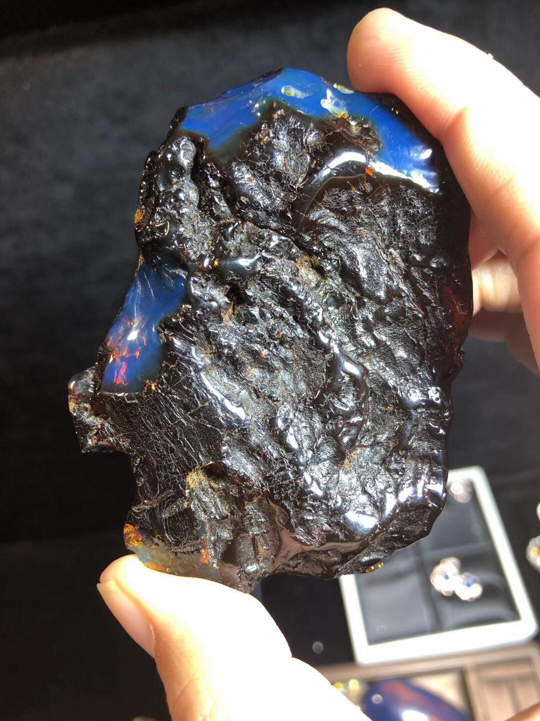 多米尼加蓝珀专场 多米尼加蓝珀红皮原石吊坠