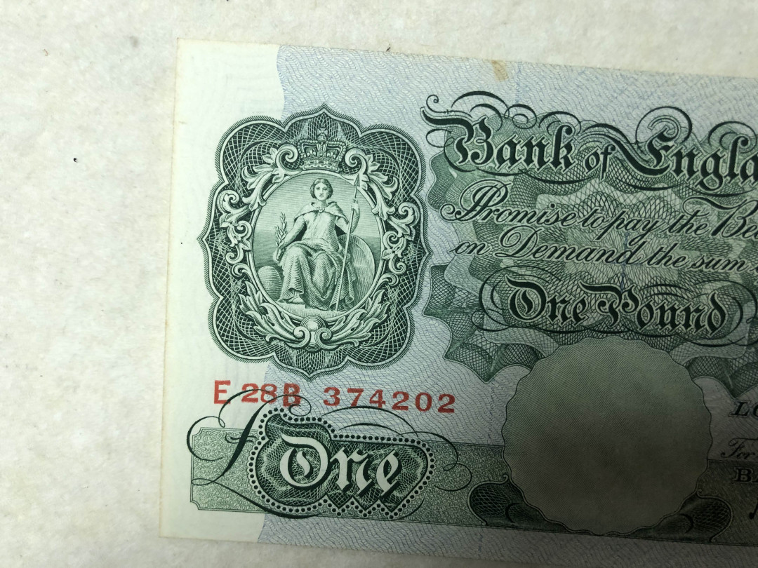 北京国际钱币博览会专场【收藏联盟】第109期拍卖——欧美环游记 【英镑一组4张】英国 1928年 A序列 1镑 有黄 AU+品相、C序列1镑3张 UNC- 紫光灯下有潮斑 