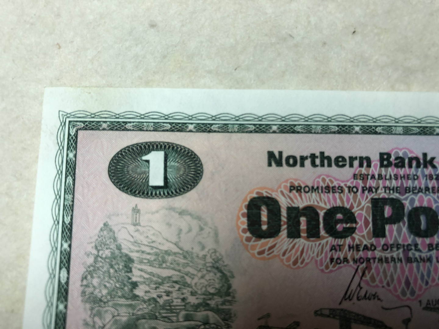 北京国际钱币博览会专场【收藏联盟】第109期拍卖——欧美环游记 【一组3张】爱尔兰、北爱尔兰 1镑纸币 UNC- 有黄斑