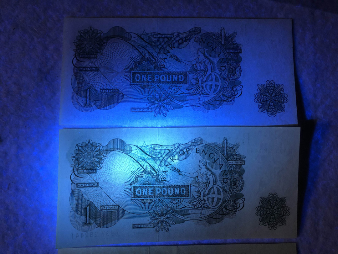 北京国际钱币博览会专场【收藏联盟】第109期拍卖——欧美环游记 【英镑一组4张】英国 1928年 A序列 1镑 有黄 AU+品相、C序列1镑3张 UNC- 紫光灯下有潮斑 