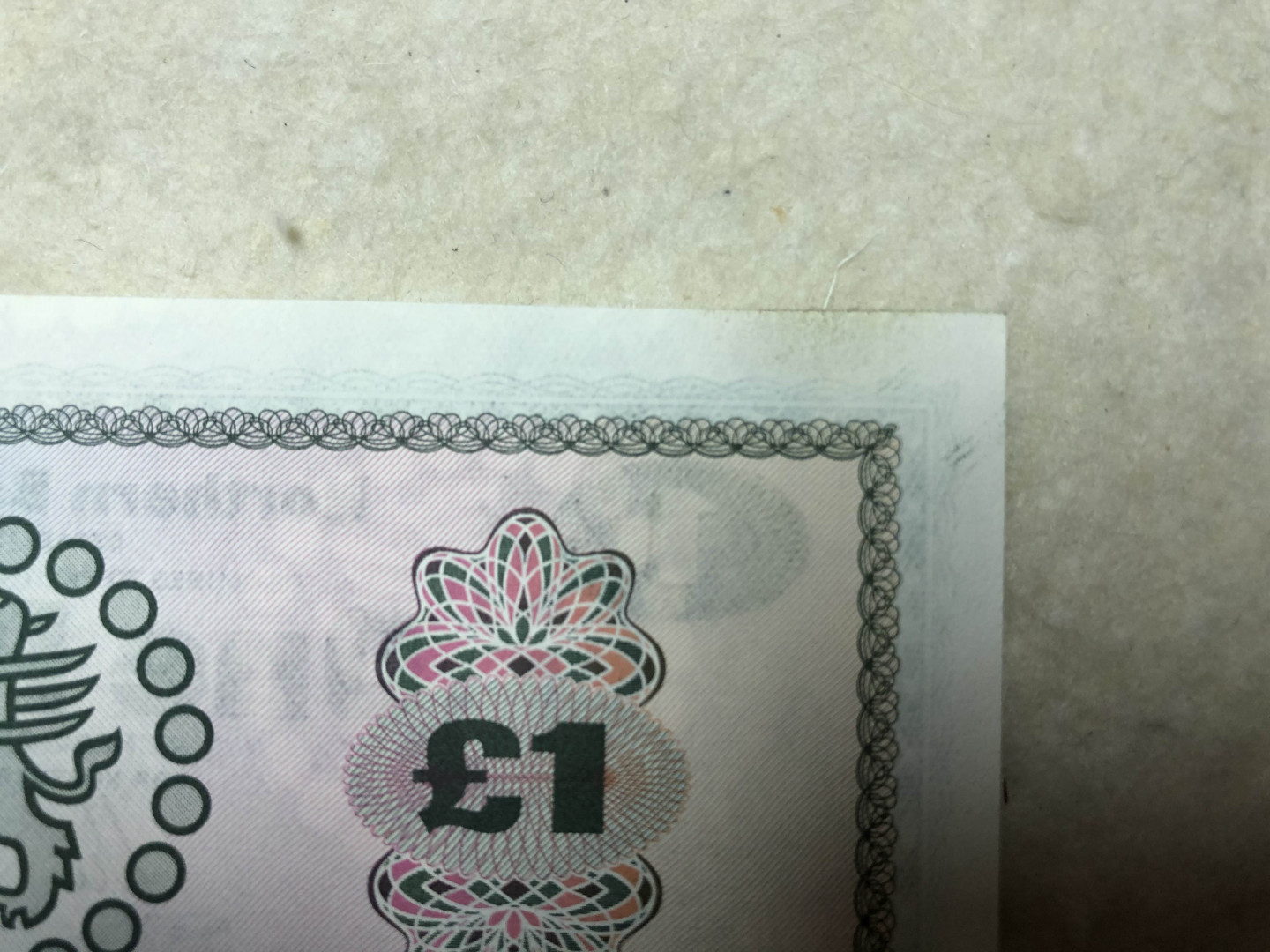 北京国际钱币博览会专场【收藏联盟】第109期拍卖——欧美环游记 【一组3张】爱尔兰、北爱尔兰 1镑纸币 UNC- 有黄斑