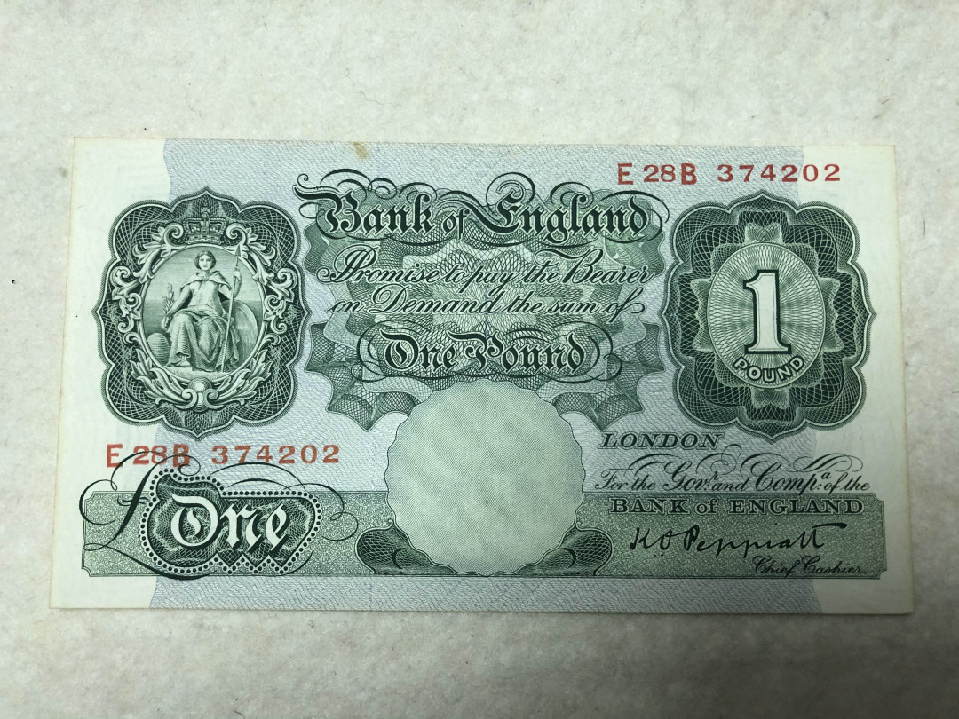 北京国际钱币博览会专场【收藏联盟】第109期拍卖——欧美环游记 【英镑一组4张】英国 1928年 A序列 1镑 有黄 AU+品相、C序列1镑3张 UNC- 紫光灯下有潮斑 