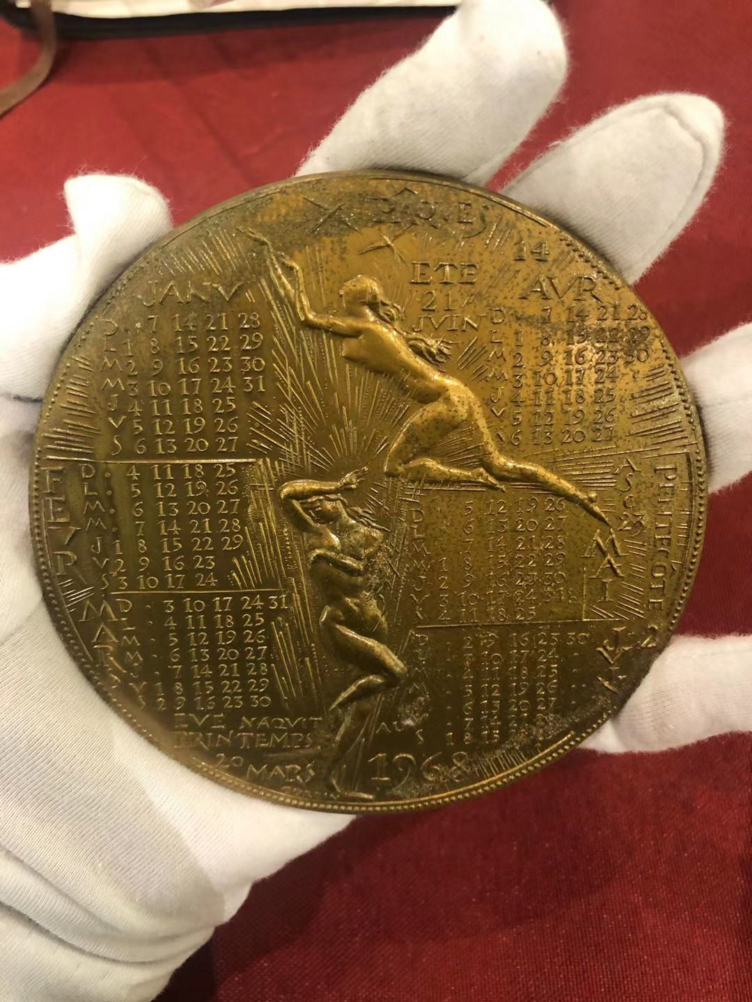 喜迎2019北京国际钱币博览会，法国艺术麦朵尔拍卖 1968手雕日历章