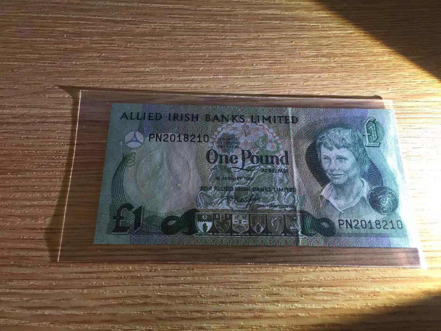 【收藏联盟】第110期拍卖——悠远岛歌 【一组4张】爱尔兰联合银行 1镑 UNC 2张&英国D序列 1镑 UNC-  2张