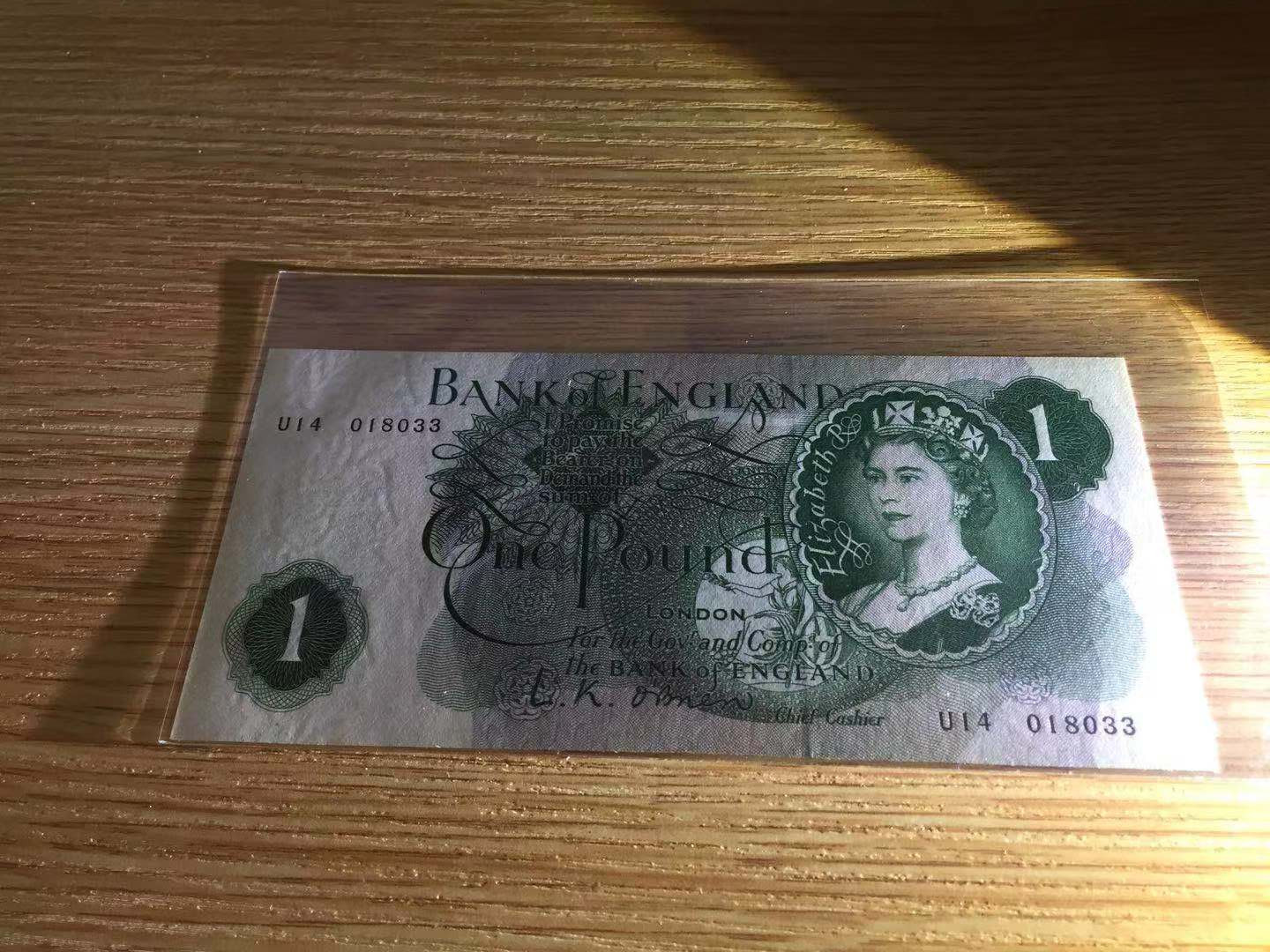 【收藏联盟】第110期拍卖——悠远岛歌 【英镑一组6张】英国 C序列 1镑 5张UNC 1张AU 4种不同签名