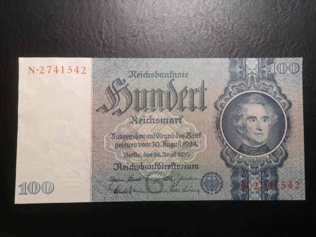 《外钞收藏家》第七十二期拍卖 西德1935年100、50、20马克  100品相不错 20有一个黄点 5有受潮