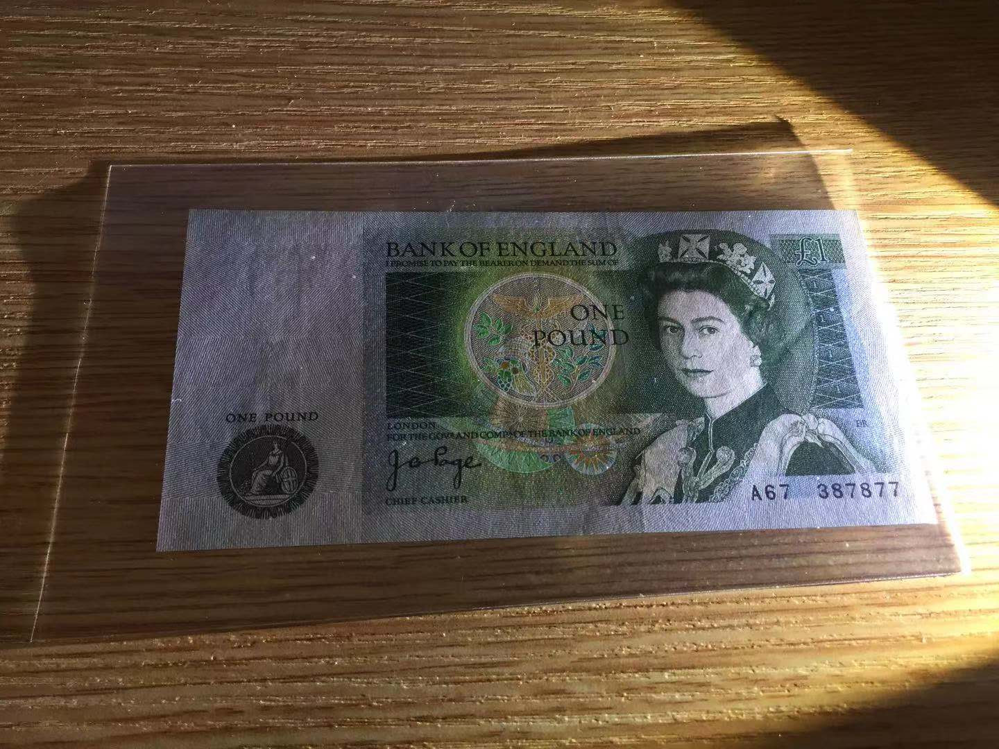 【收藏联盟】第110期拍卖——悠远岛歌 【一组4张】爱尔兰联合银行 1镑 UNC 2张&英国D序列 1镑 UNC-  2张