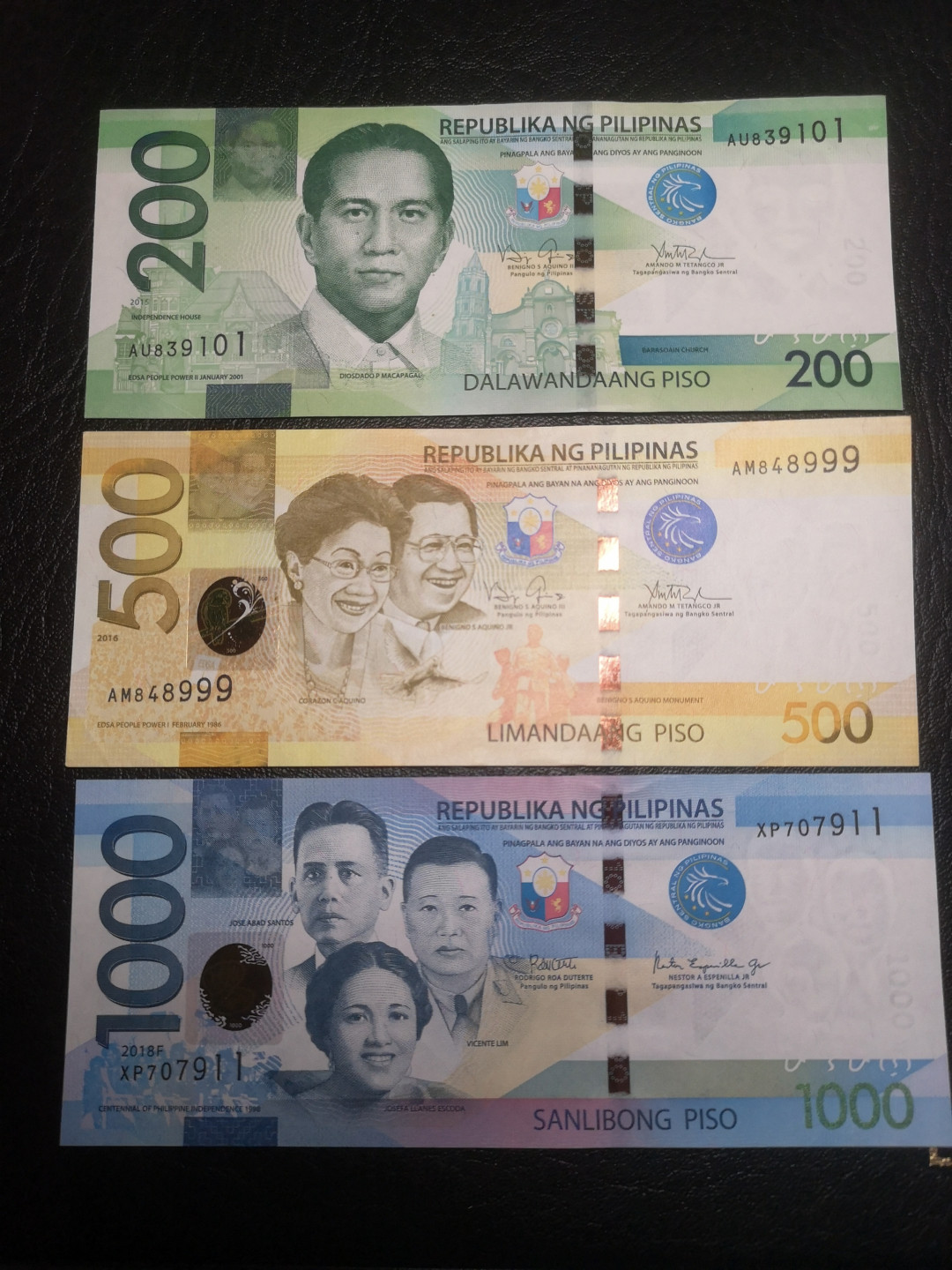《外钞收藏家》第七十二期拍卖 菲律宾20-1000一套 6张 大部分很绝 两个面额角有软着 请看图