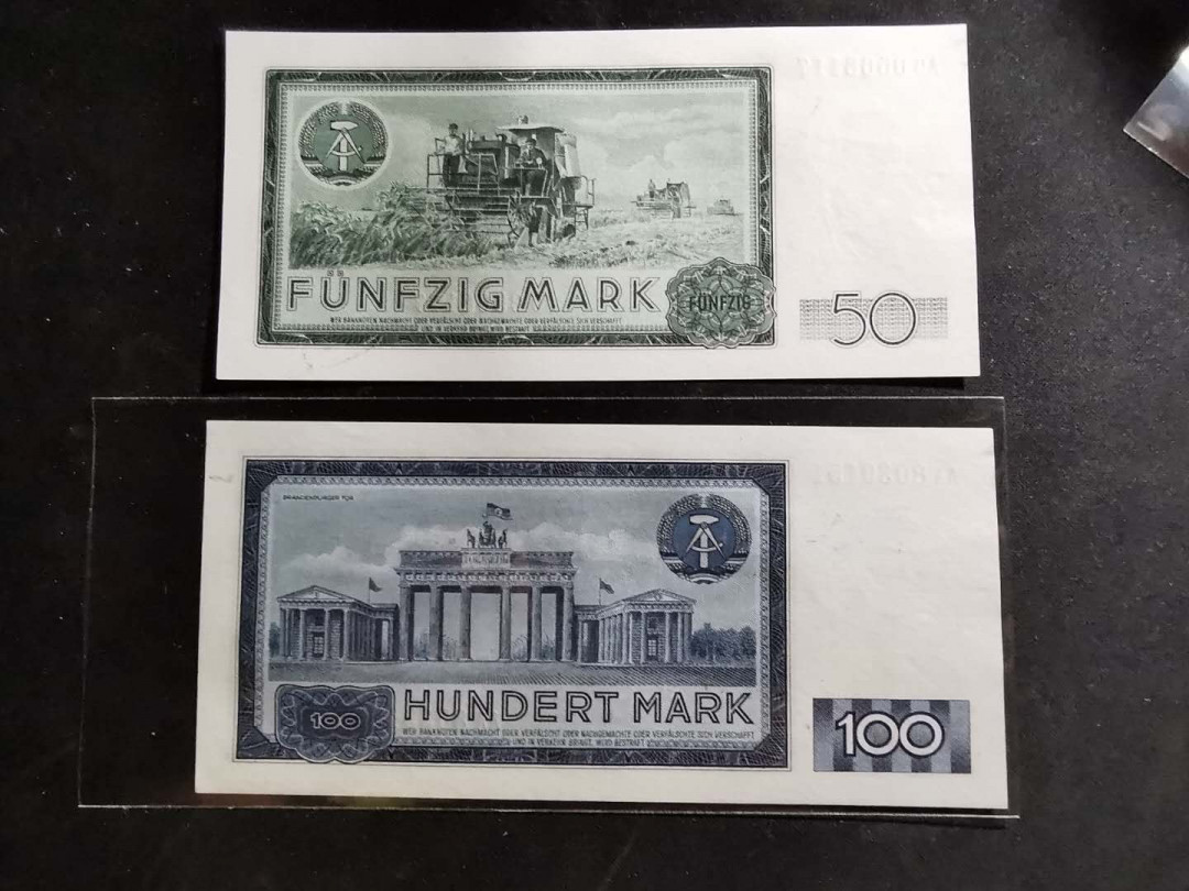 【鲸贝乐淘】千字文·第“乃服衣裳”号拍卖 【东德】1964年东德大全套，AUNC品相，前面都有一点点小脏，没有折痕，100元马爷爷是AA首发冠