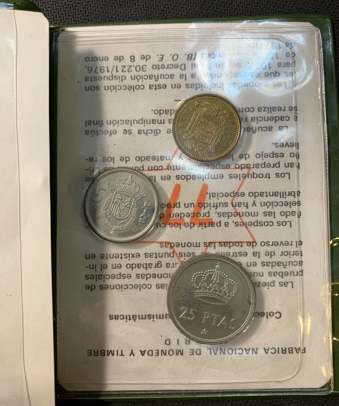 紫瑗钱币—微拍第五期  西班牙 1977年 1 5 25 比塞塔 原厂卡