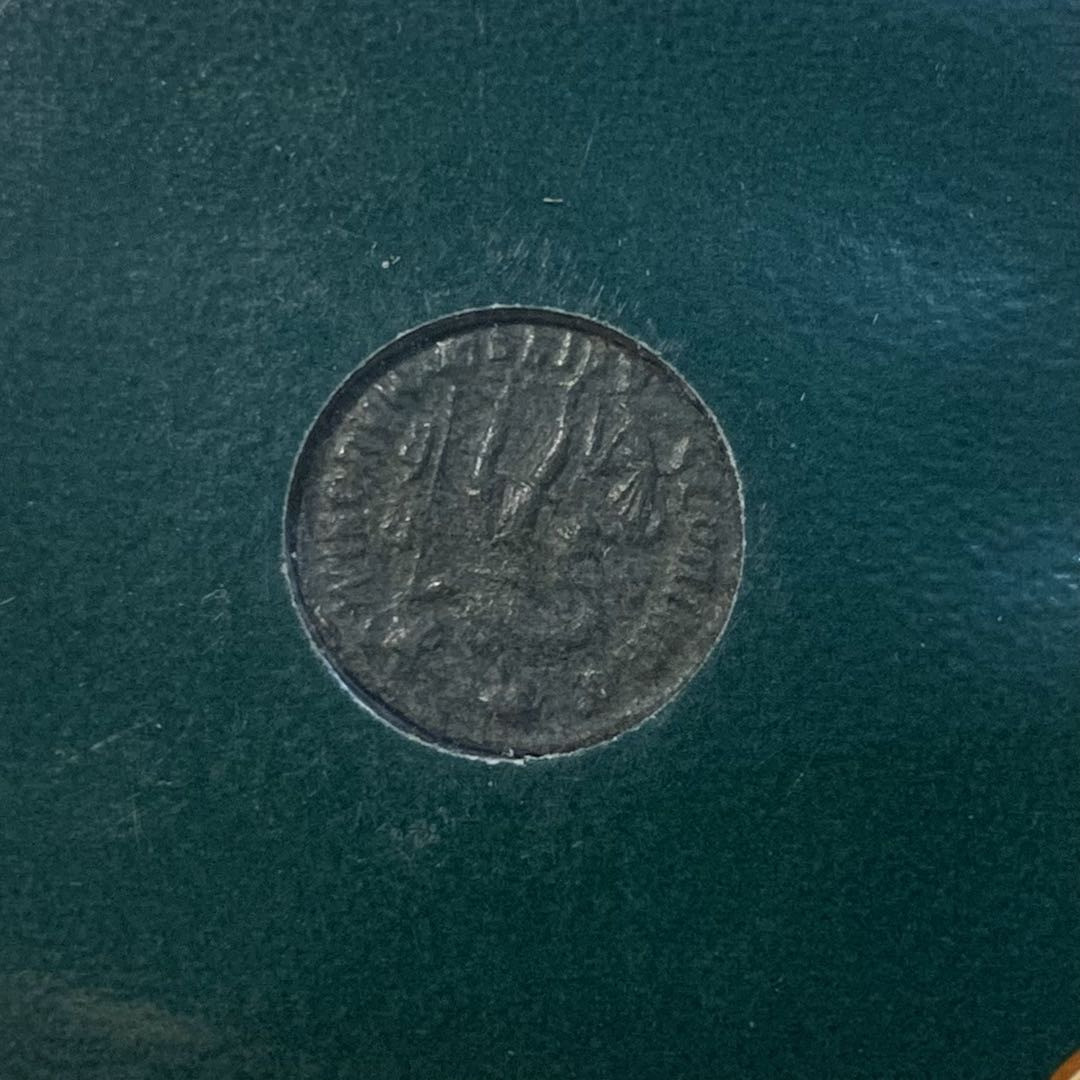 紫瑗钱币—微拍第五期  西罗马 格拉提安 （359—383年） 铜币 一枚 带册