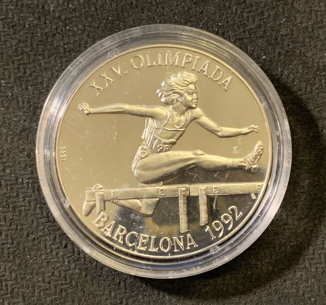 紫瑗钱币—微拍第六期  外国现代银币场 古巴 1990年 跨栏 10比索 28克 0.925银