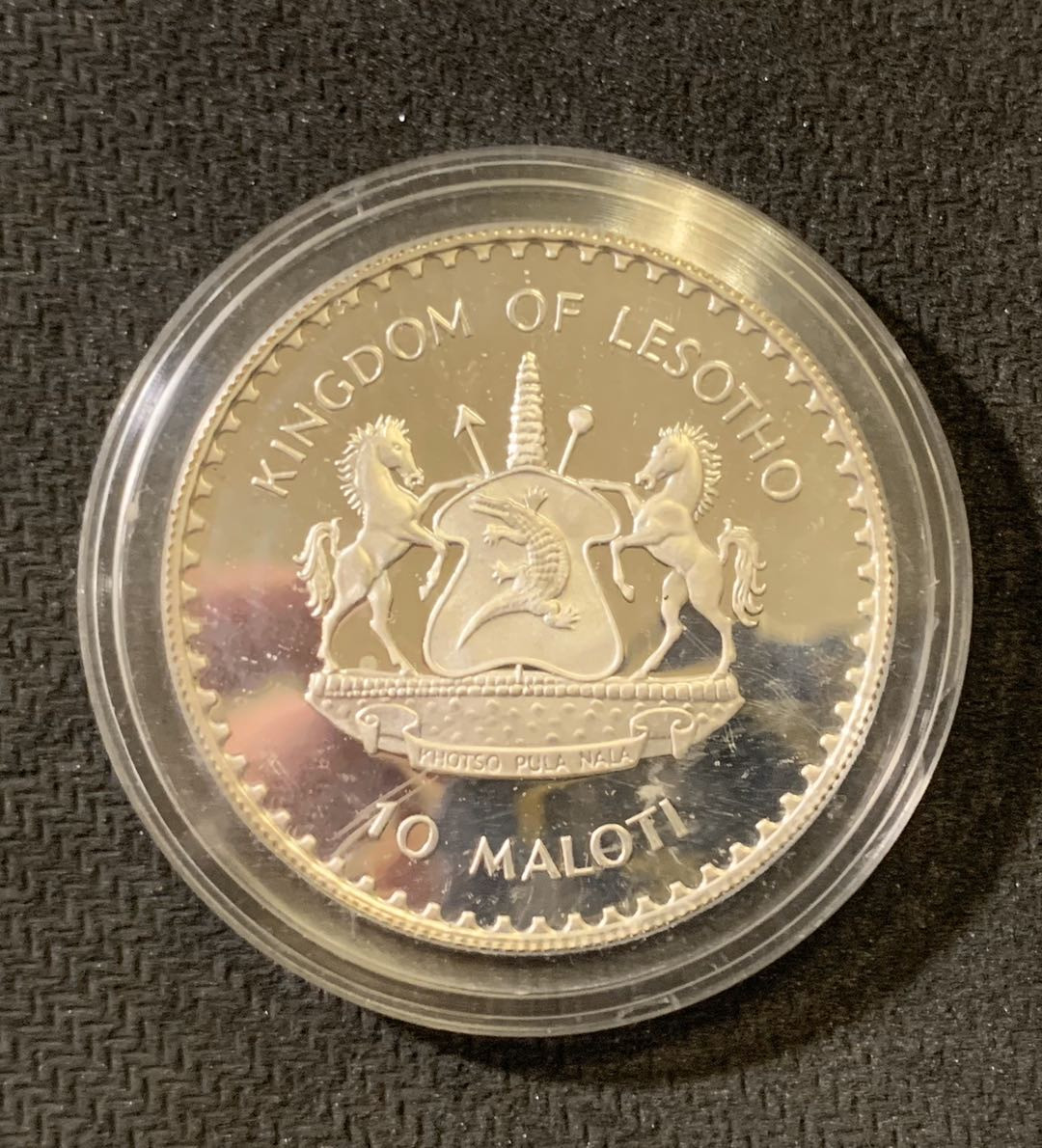 紫瑗钱币—微拍第六期  外国现代银币场 莱索托 1982年 西班牙世界杯 10马洛蒂 银币 23.33克 0.925银