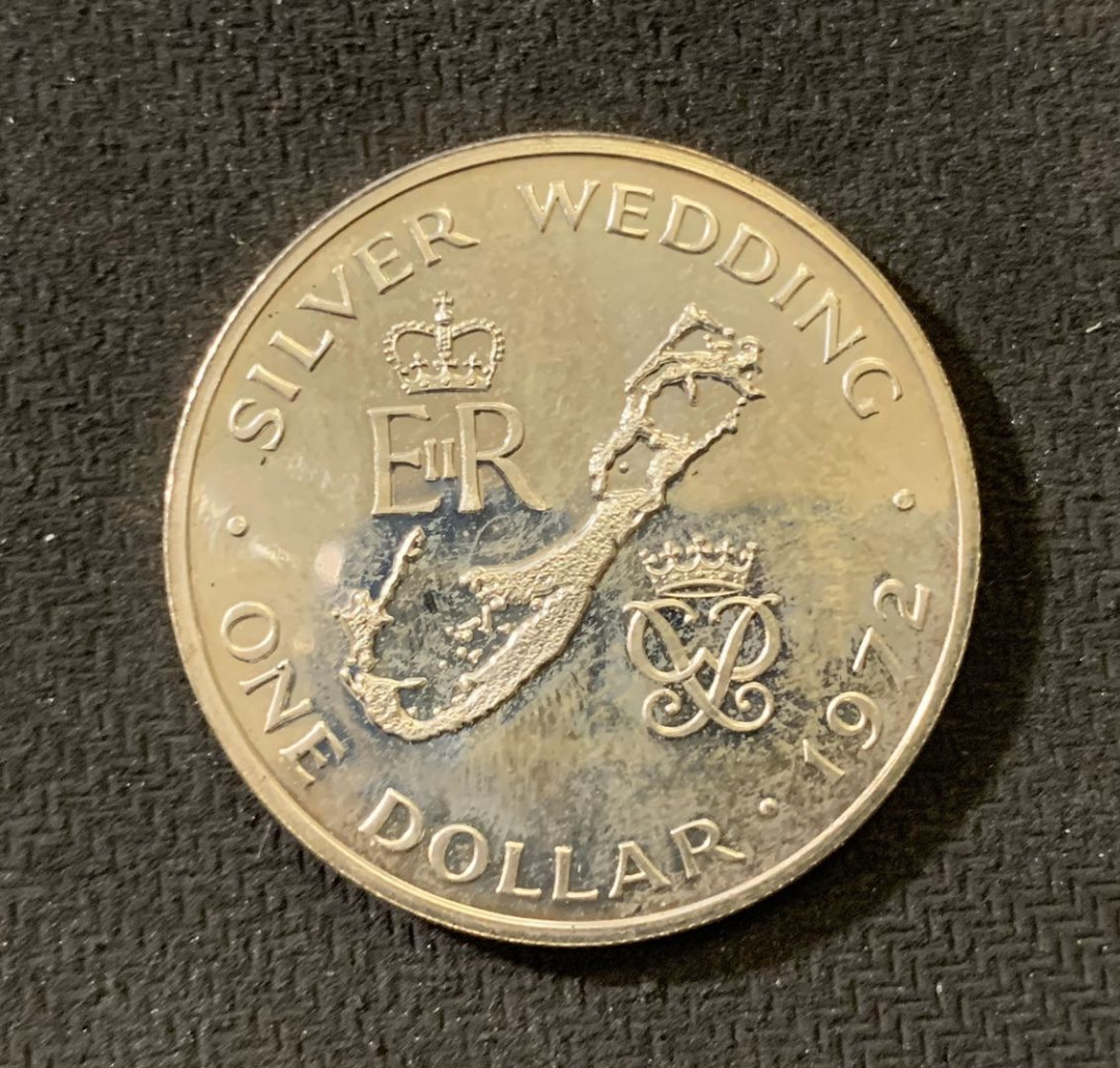 紫瑗钱币—微拍第六期  外国现代银币场 百慕大 1972年 女皇银婚 1元 28.28克 0.9银