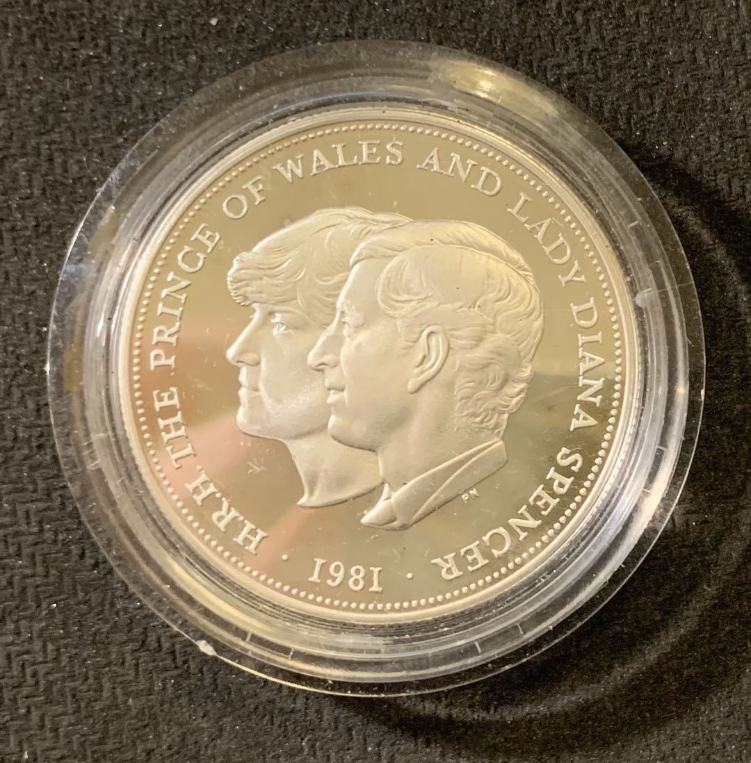 紫瑗钱币—微拍第六期  外国现代银币场 英国 1981年 查尔斯和戴安娜 25便士 银币 28.27克 0.925银