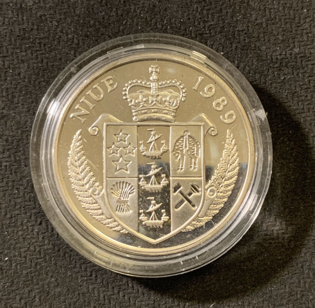 紫瑗钱币—微拍第六期  外国现代银币场 纽埃 1989年 大卫网球赛 50元 28.28 0.925银 精制