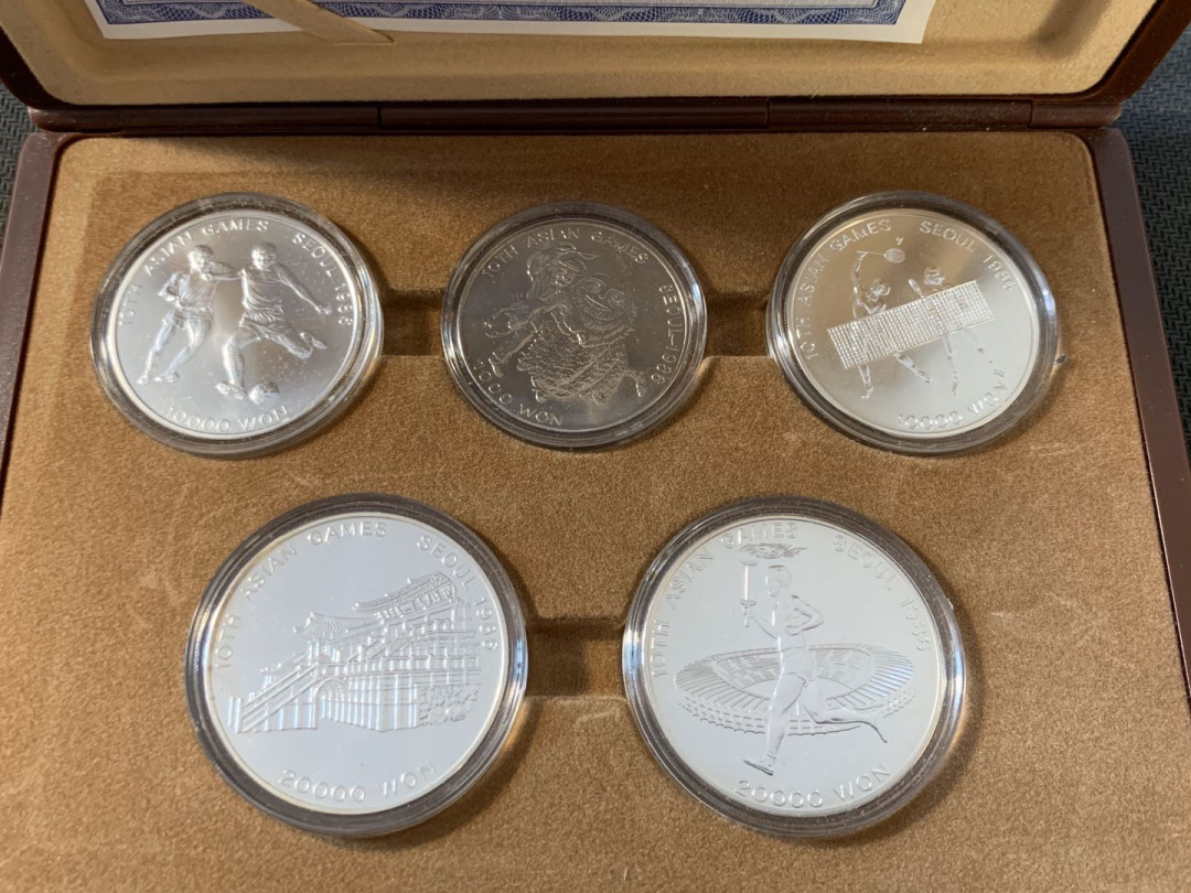 紫瑗钱币—微拍第九期  韩国 1986年 汉城奥运会 5枚套（4枚银币） 原盒证书 