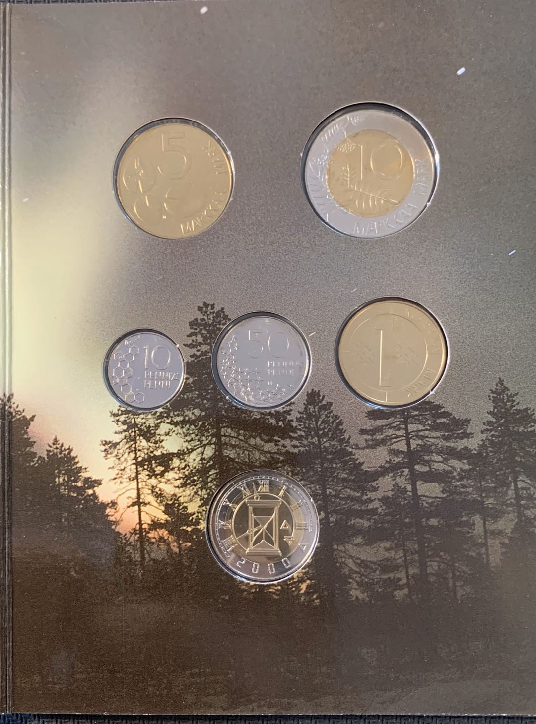 紫瑗钱币—微拍第九期  芬兰 2002年 第二种 流通币 5枚套 带纪念章 原厂卡装