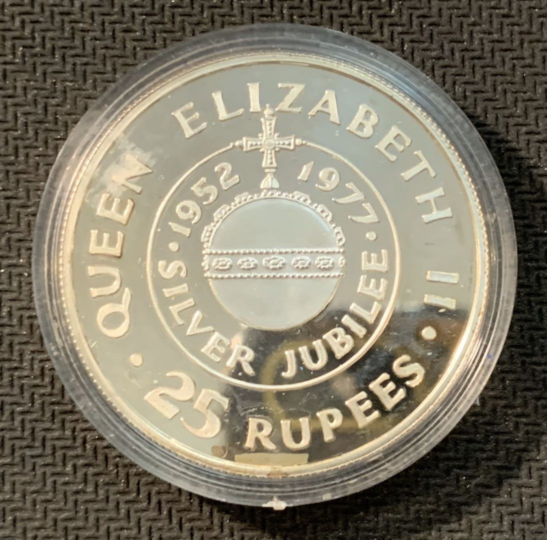 紫瑗钱币—微拍第11期  中外现代银币场 塞舌尔群岛 1977年 女王登基25周年 25卢比 28.28克 0.925银 精制