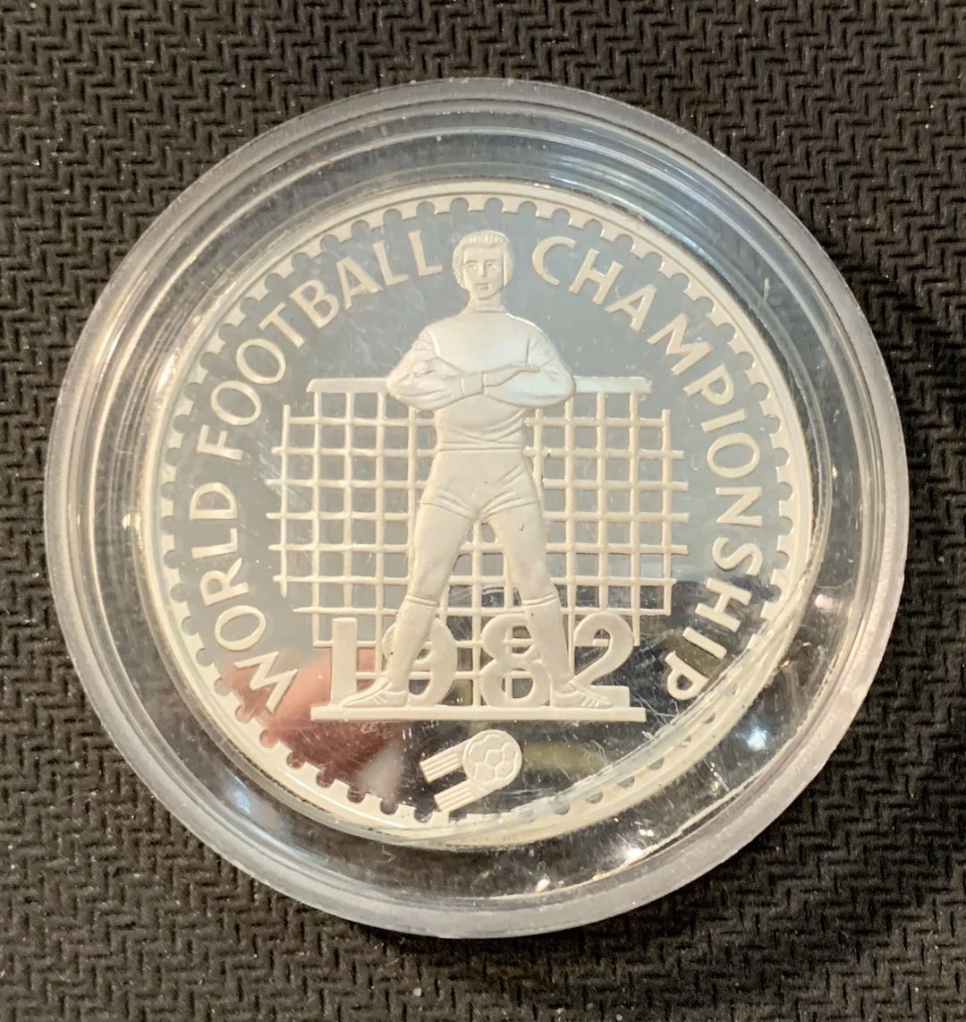 紫瑗钱币—微拍第11期  中外现代银币场 莱索托 1982年 西班牙世界杯 守门 10马洛蒂  23.33克 0.925银 精制