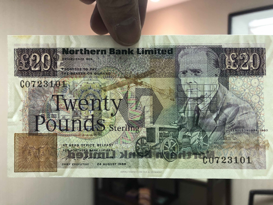 【收藏联盟】第113期拍卖——末代君主 北爱尔兰 1988年 20镑 UNC- 有黄斑和荧光反应