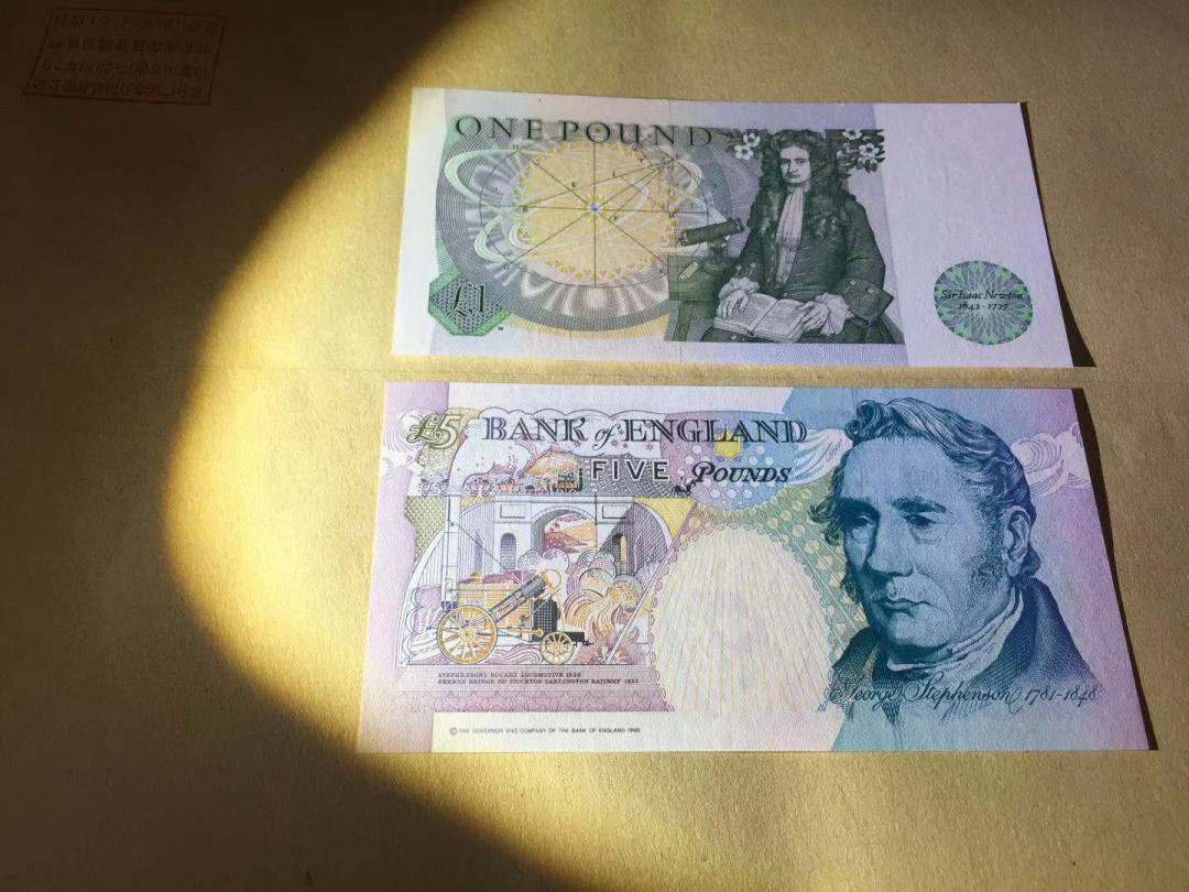 【收藏联盟】第113期拍卖——末代君主 【一组2张】英国E序列1993皇冠版5镑纸币、D序列1镑 女王纸币 全新UNC 史蒂芬森、牛顿