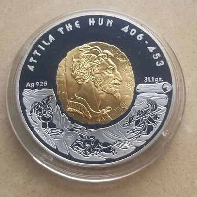 【随心拍&GetCoins】现代金银币拍卖第四十三期 克劳斯获奖币哈萨克2009年阿提拉镀金银币，有氧化和细微镜面瑕疵。