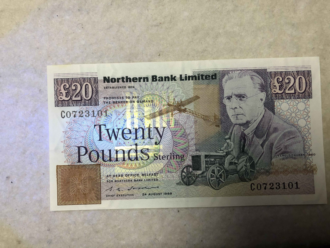 【收藏联盟】第113期拍卖——末代君主 北爱尔兰 1988年 20镑 UNC- 有黄斑和荧光反应
