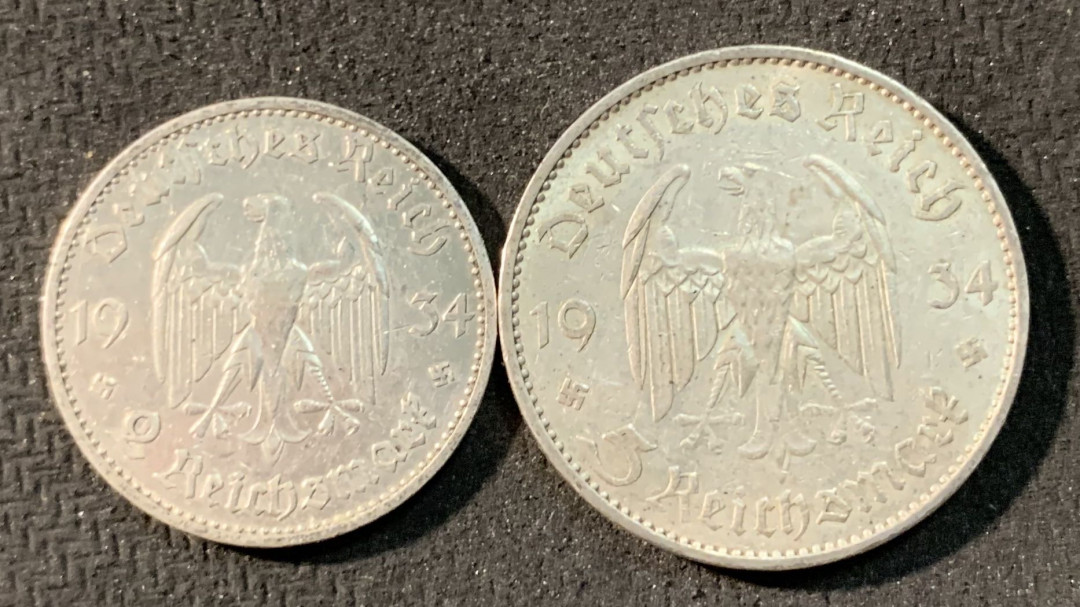 紫瑗钱币—微拍第九期  德国 1934年 执政1周年  2 5马克 教堂 加字银币 一对