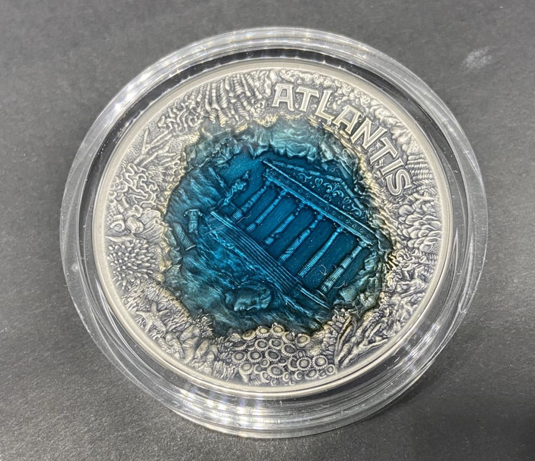【币观天下】第九十五期钱币拍卖 【纽埃高浮雕】亚特兰提斯2oz琅珐彩弧形银币