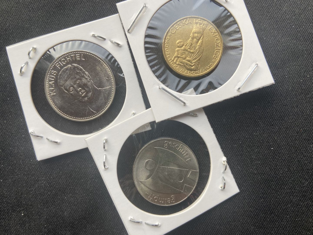 【币观天下】第九十五期钱币拍卖 各国铜镍章3枚～