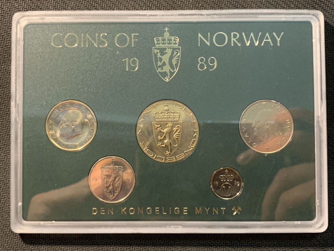 紫瑗钱币—微拍第12期  挪威 1989年 10欧尔—10克朗 5枚套 带纪念章5克朗 原厂盒