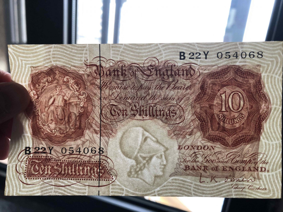 【收藏联盟】第114期拍卖（2019收官之作）——爪哇舞者 【一组6张】英国A序列10先令及1镑共4张 VF-UNC & C序列共2张 UNC 女王纸币 品相详情见图片测光图及紫光图