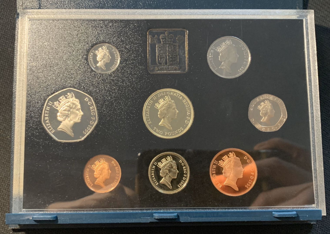 紫瑗钱币—微拍第12期  英国 1995年 1便士—2磅 和平鸽 8枚套 精制 原盒