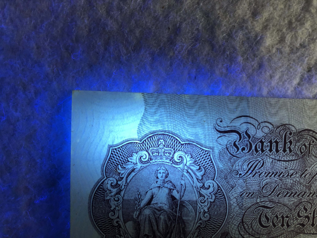 【收藏联盟】第114期拍卖（2019收官之作）——爪哇舞者 【一组6张】英国A序列10先令及1镑共4张 VF-UNC & C序列共2张 UNC 女王纸币 品相详情见图片测光图及紫光图