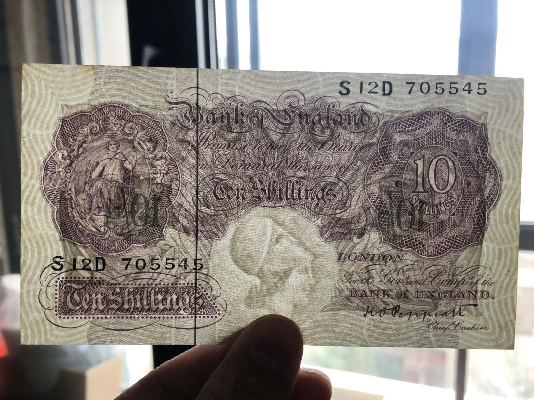 【收藏联盟】第114期拍卖（2019收官之作）——爪哇舞者 【一组6张】英国A序列10先令及1镑共4张 VF-UNC & C序列共2张 UNC 女王纸币 品相详情见图片测光图及紫光图