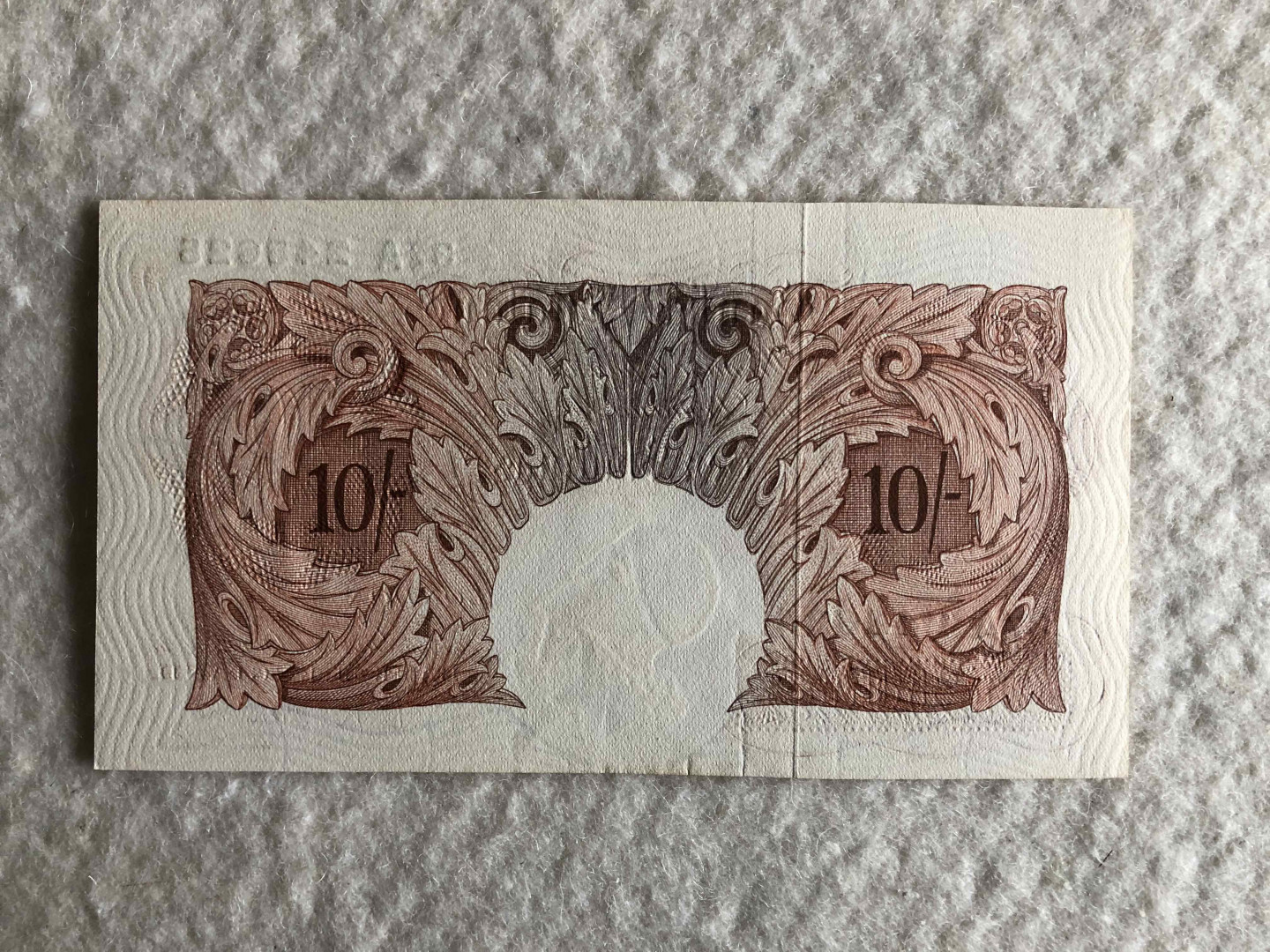 【收藏联盟】第114期拍卖（2019收官之作）——爪哇舞者 【一组6张】英国A序列10先令及1镑共4张 VF-UNC & C序列共2张 UNC 女王纸币 品相详情见图片测光图及紫光图